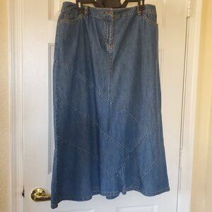 Style & Co Women's Wash Denim Long full length 33” denim skirt Size 12